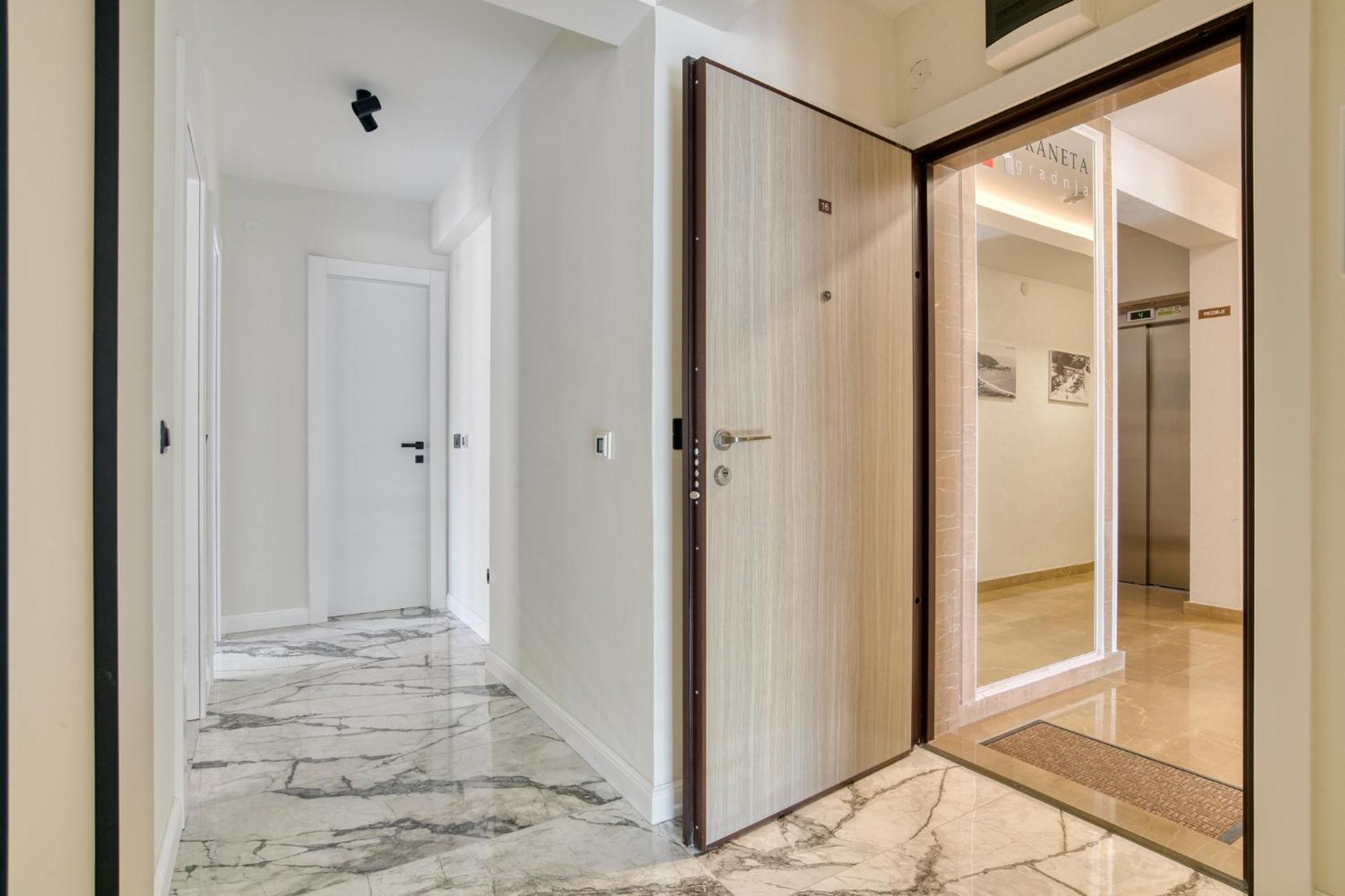 Ap Royal Oak - 2 Bedroom Apartment In Budva Exterior foto
