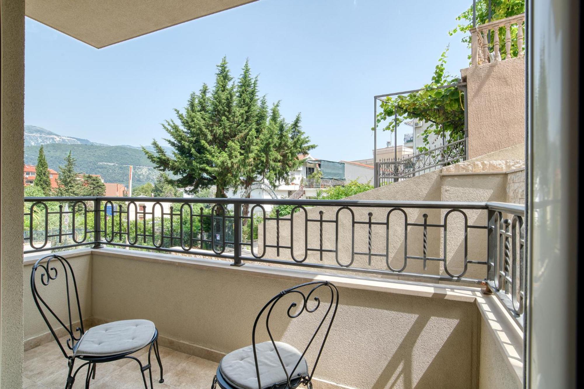 Ap Royal Oak - 2 Bedroom Apartment In Budva Exterior foto